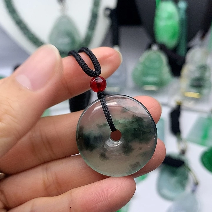 翡翠未镶嵌吊坠(赠链)