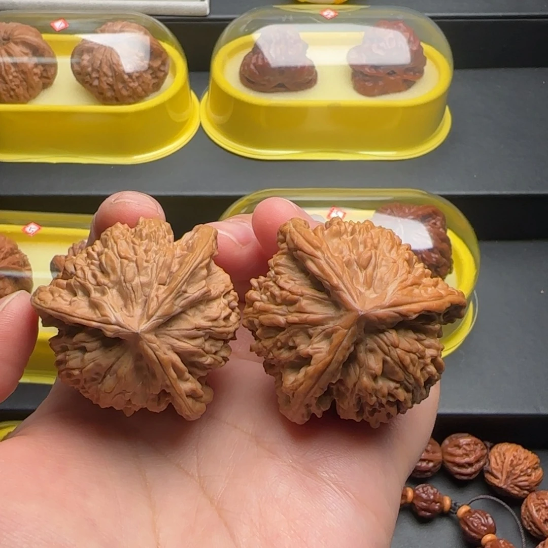 把件文玩核桃盘龙虎头奔44