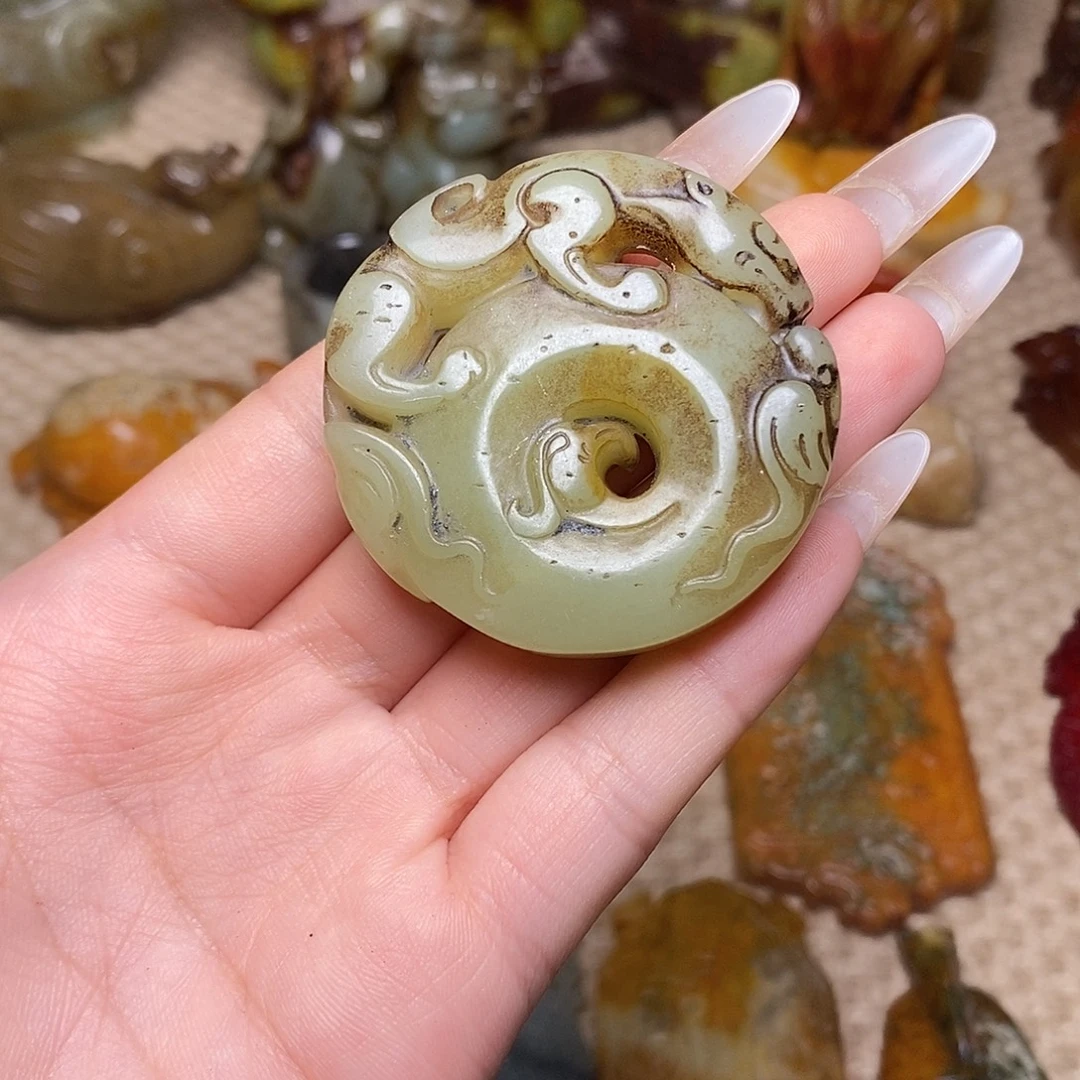 未镶嵌蛇纹石玉颈饰