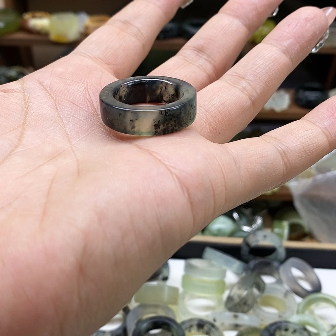 岫玉戒指未镶嵌Q**.了戒指