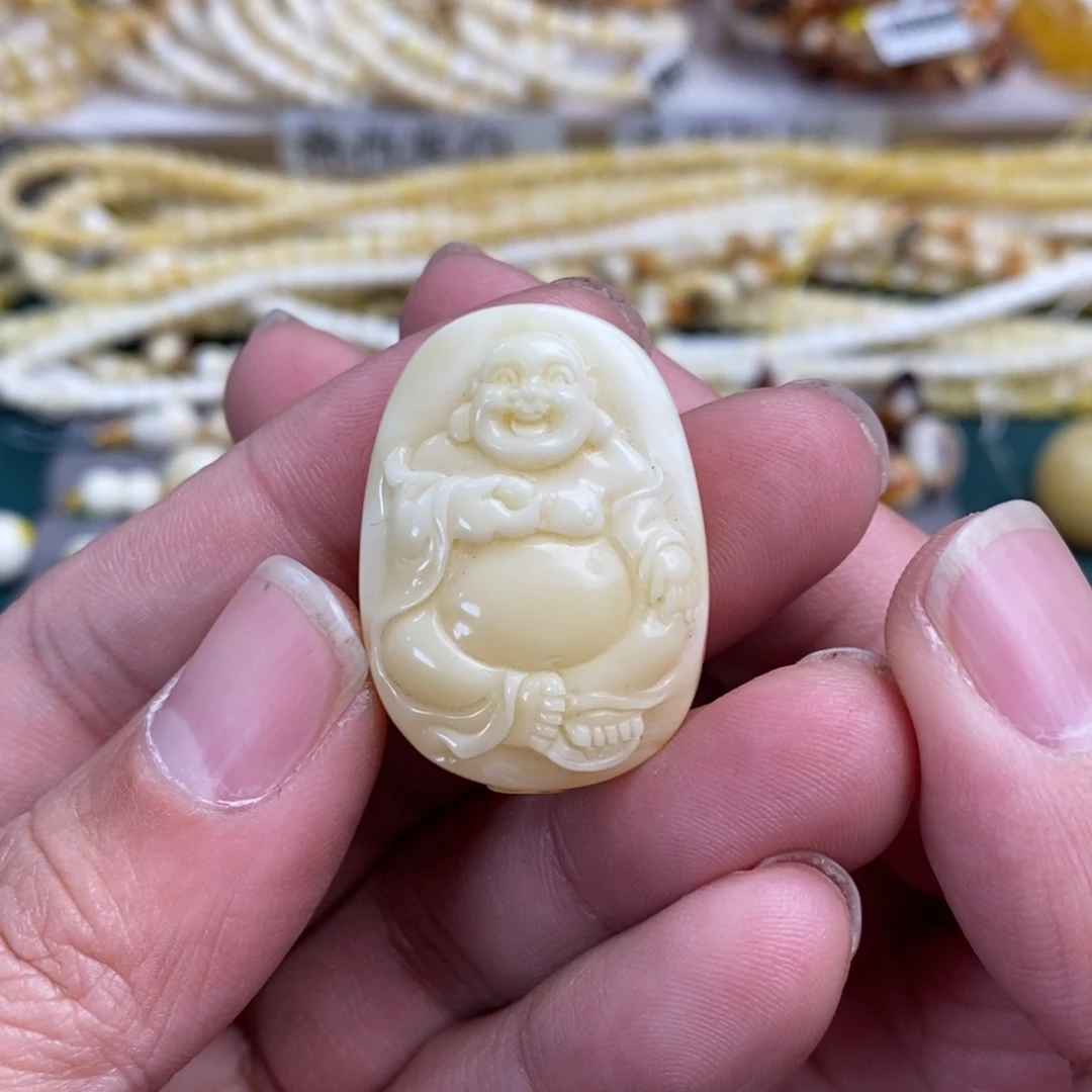 琥珀裸石未镶嵌弥勒佛