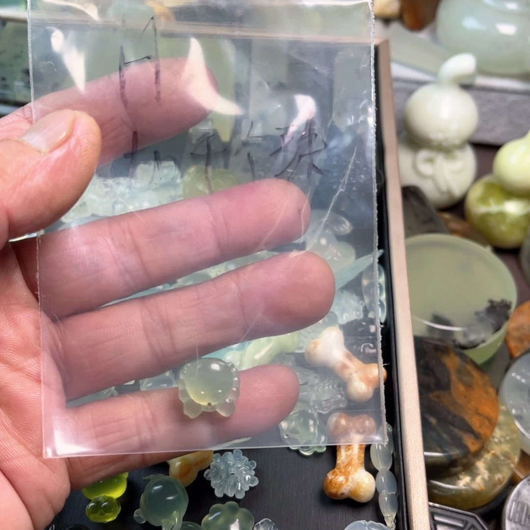 蛇纹石玉原石未镶嵌H****i