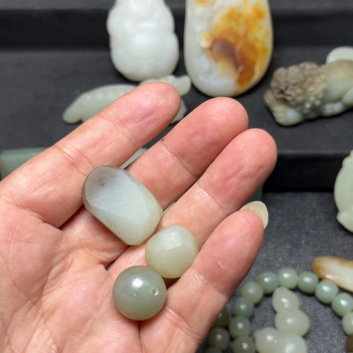 和田玉（糖玉）未镶嵌挂件八**爷