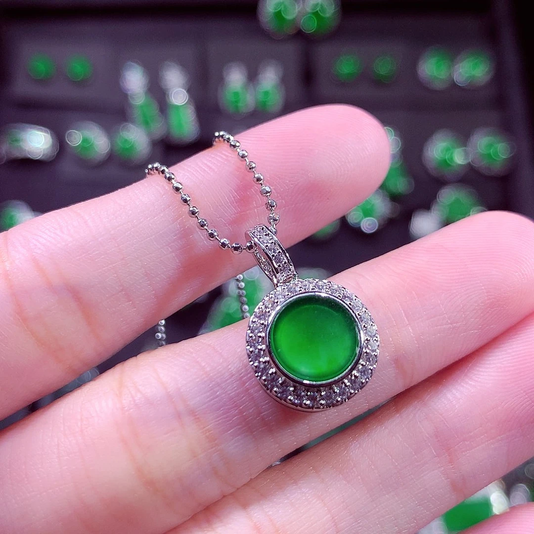 颈饰未镶嵌翡翠天然