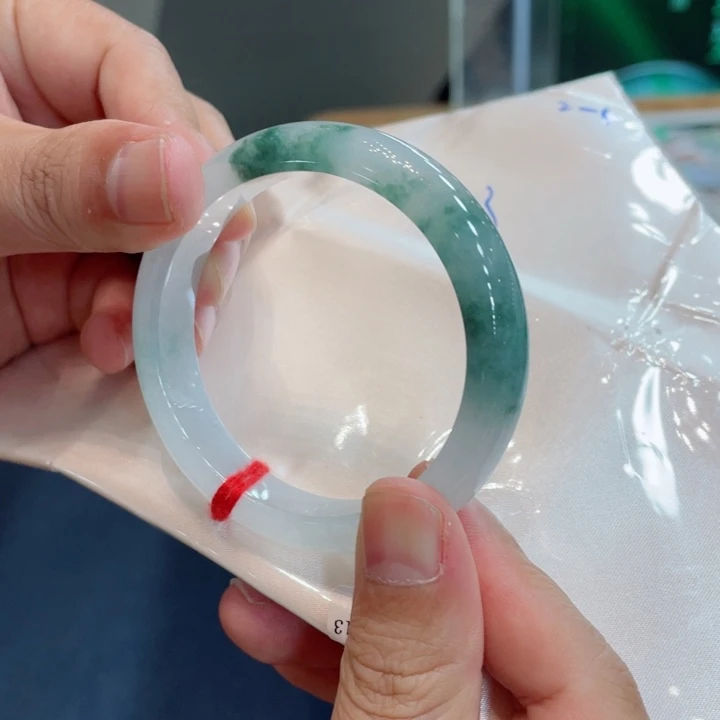 翡翠手镯未镶嵌买断