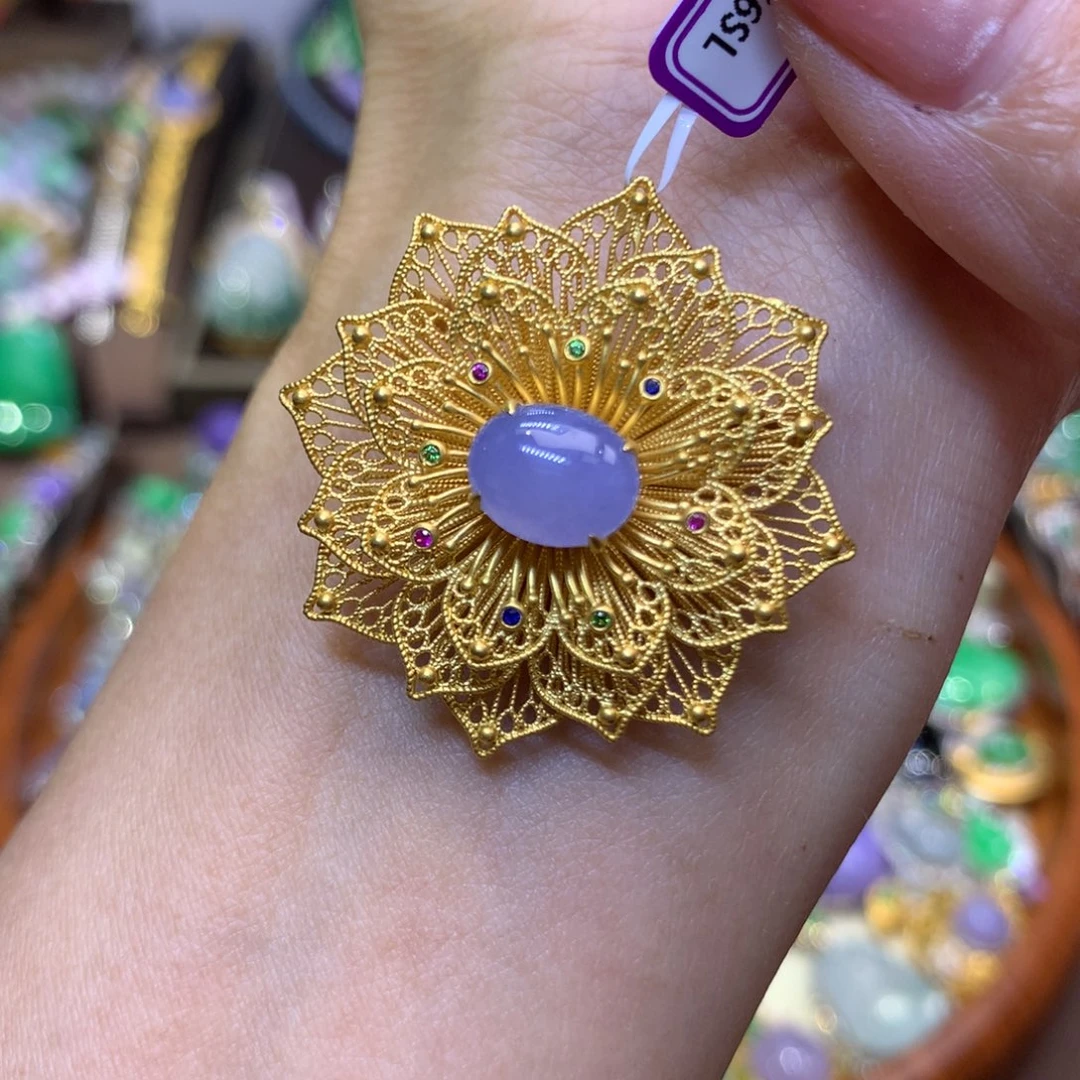 翡翠18K金镶嵌颈饰