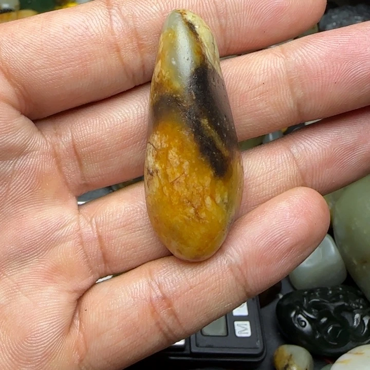 颈饰未镶嵌和田玉（子料）20
