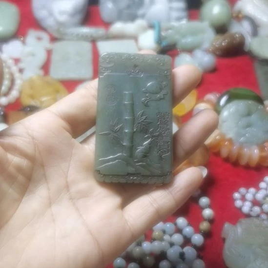 和田玉（糖玉）未镶嵌珠宝奇石