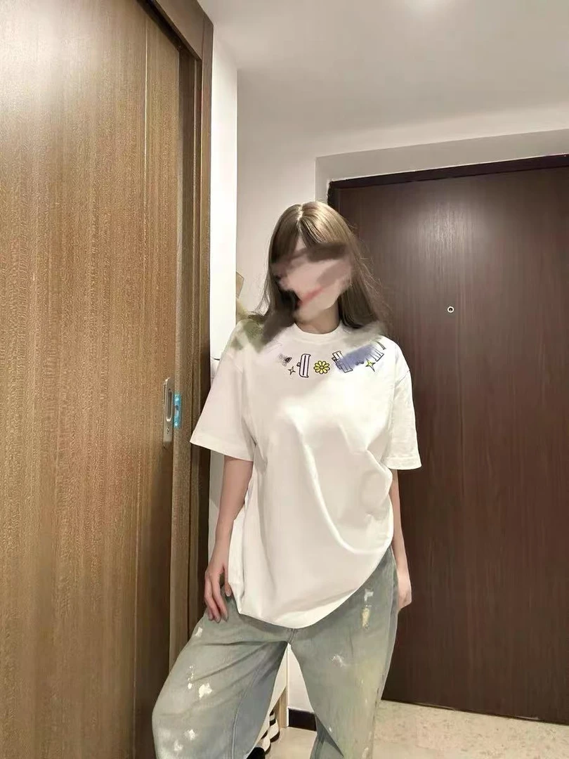 M.刺绣蝴蝶项链短袖，炒鸡好看~~默认瑕疵