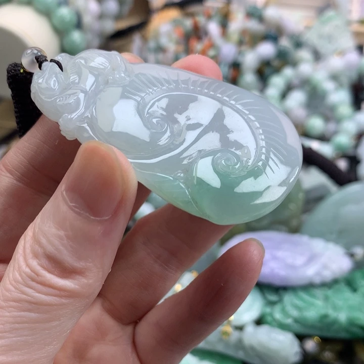 翡翠未镶嵌颈饰吊坠