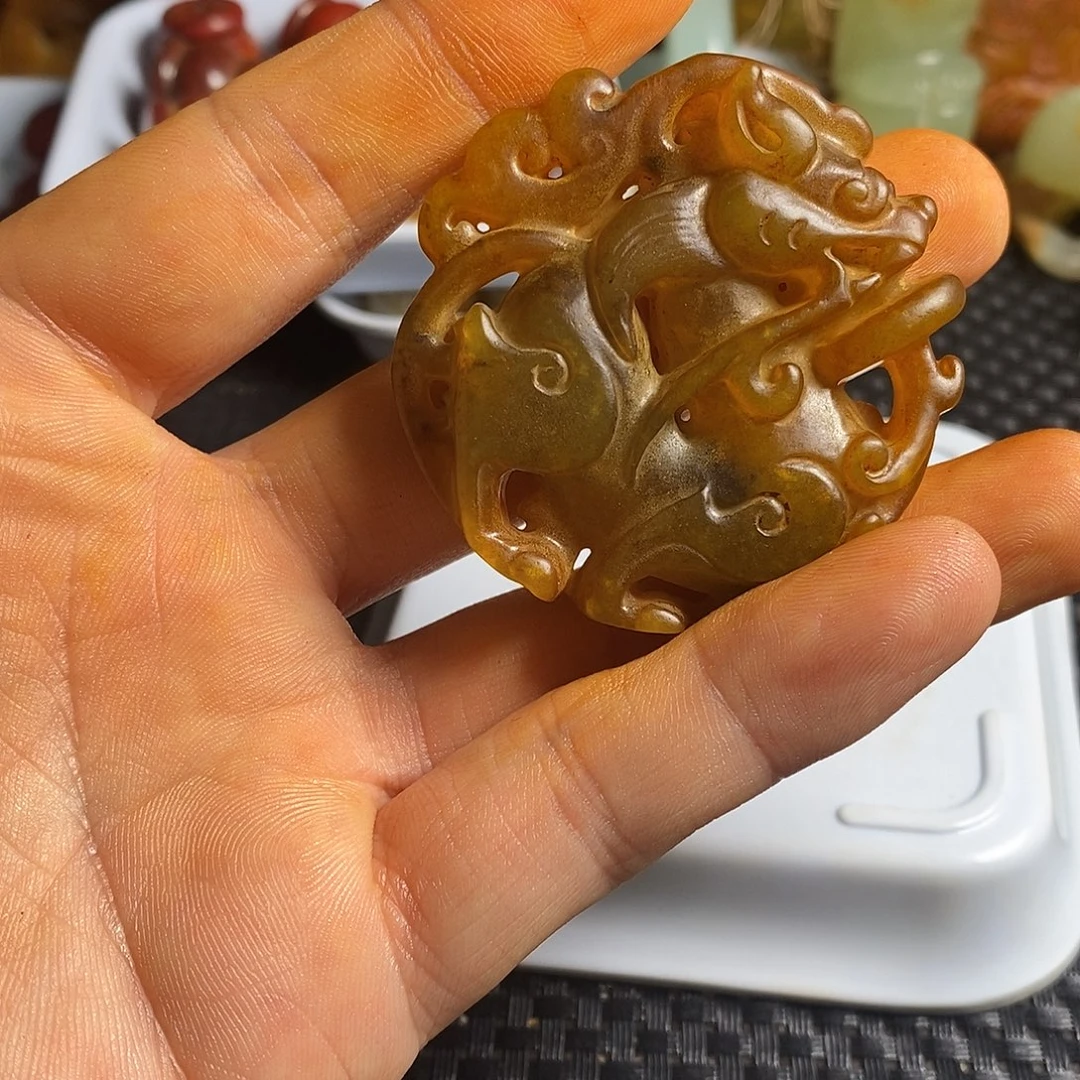 岫岩老玉（透闪石质玉）未镶嵌珠宝奇石