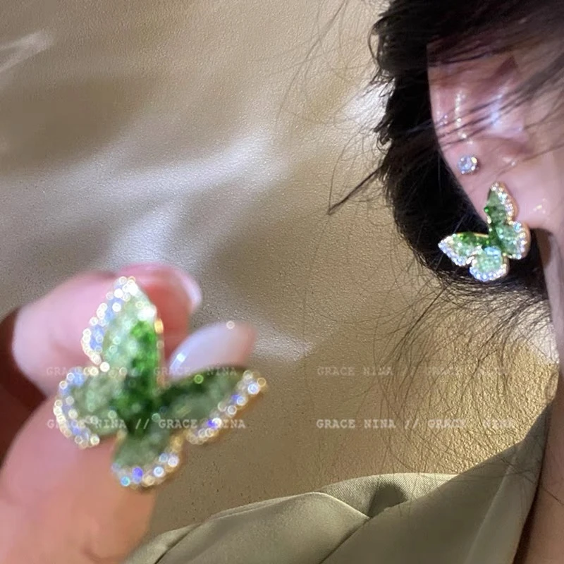 铜合金耳饰 梅姐饰品3190 绿衣仙子 ~森系绿色蝴蝶耳钉女轻奢耳饰