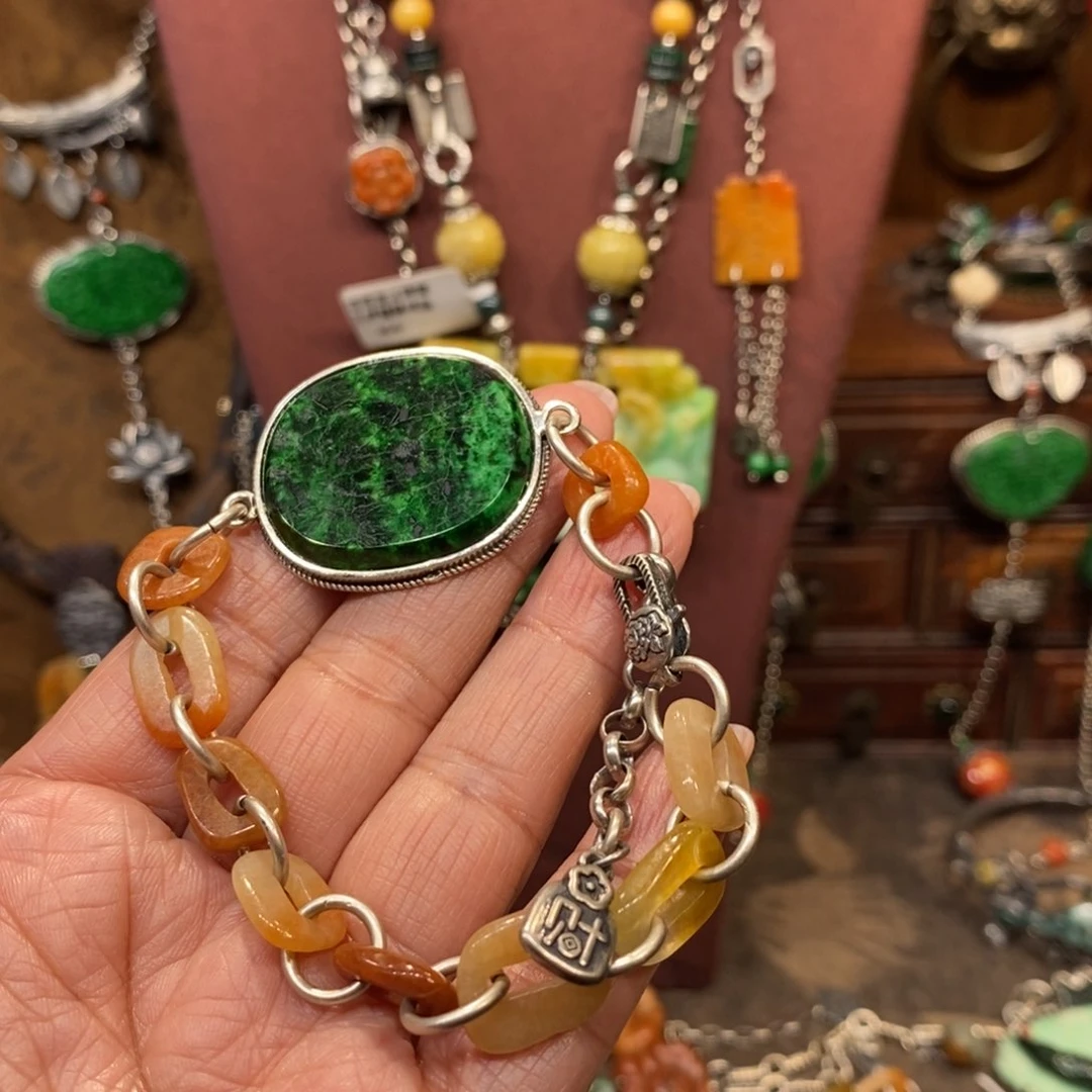 翡翠吊坠(赠链)未镶嵌苏**)