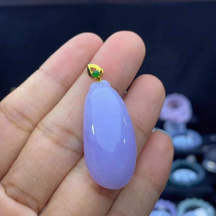 翡翠18K金镶嵌颈饰翡翠