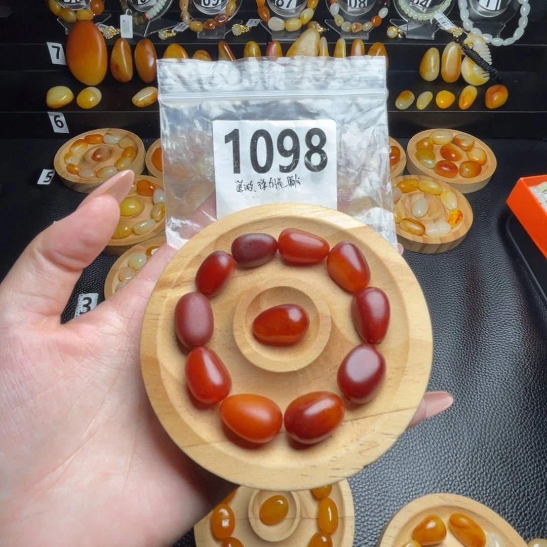 余***贵未镶嵌手串和田玉