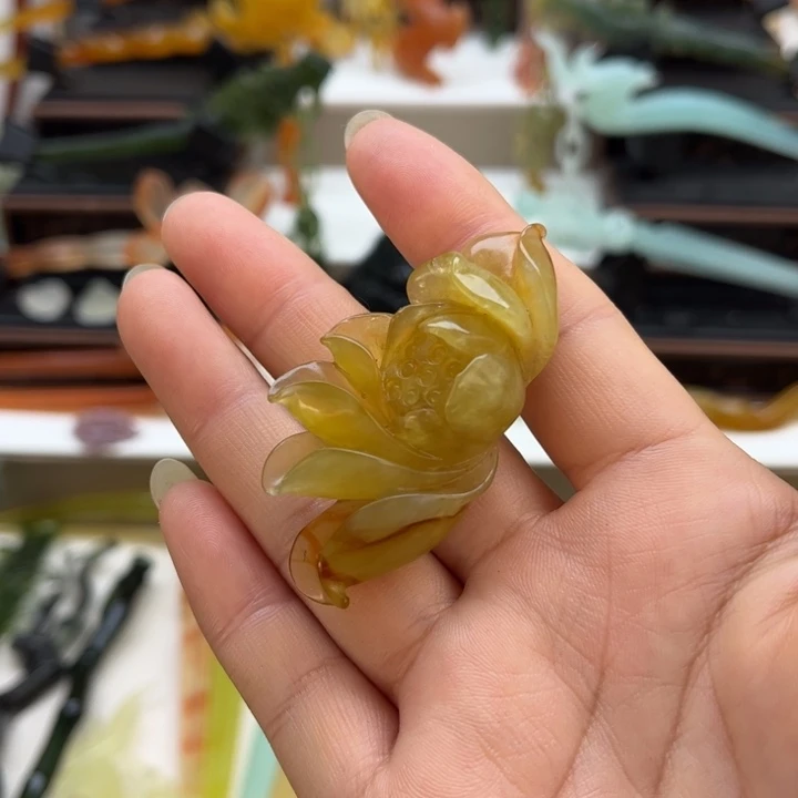 蛇纹石玉未镶嵌岫玉挂坠