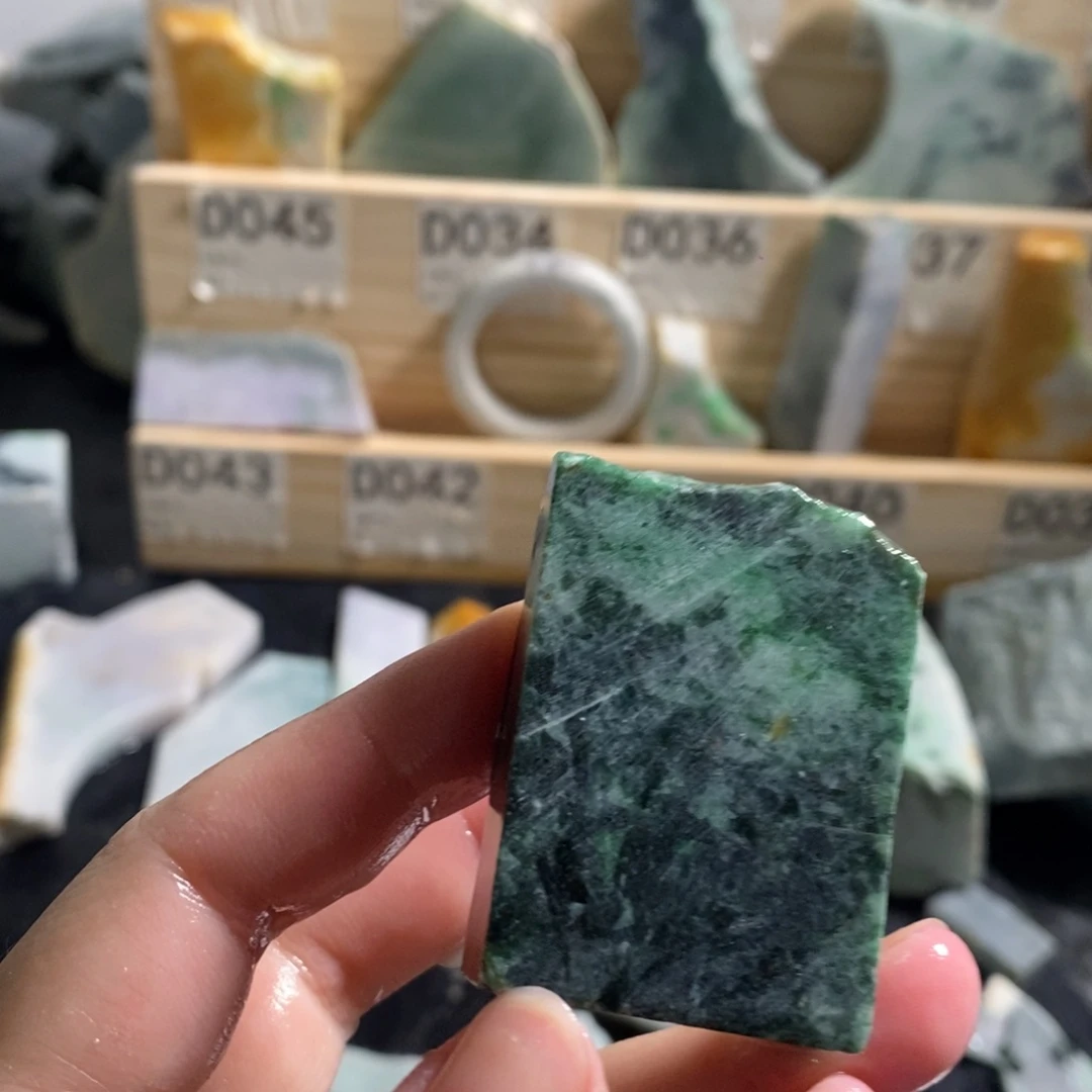 颈饰未镶嵌翡翠天然翡翠