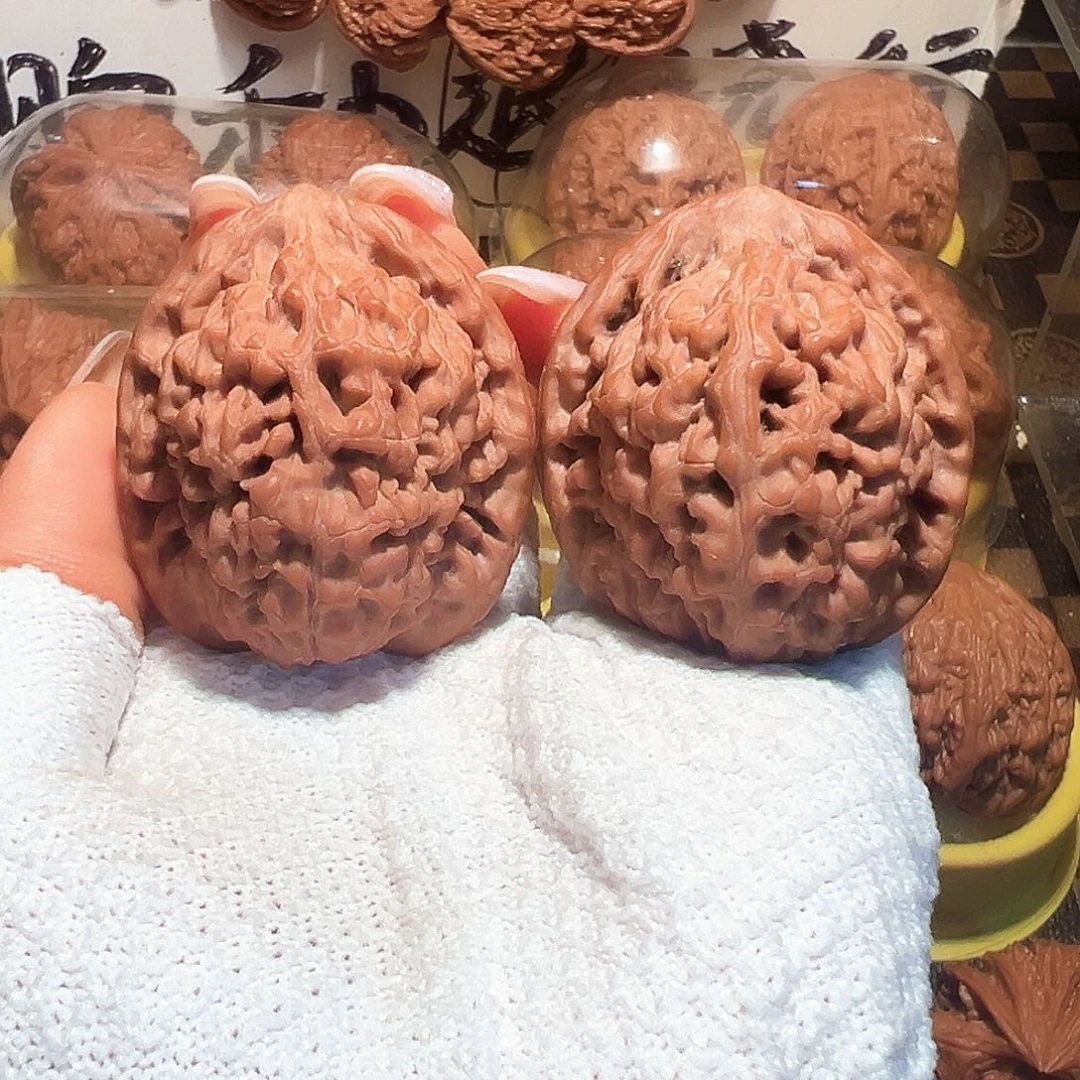 李***ζ桃核吊坠42全品红锦鲤 高差尺