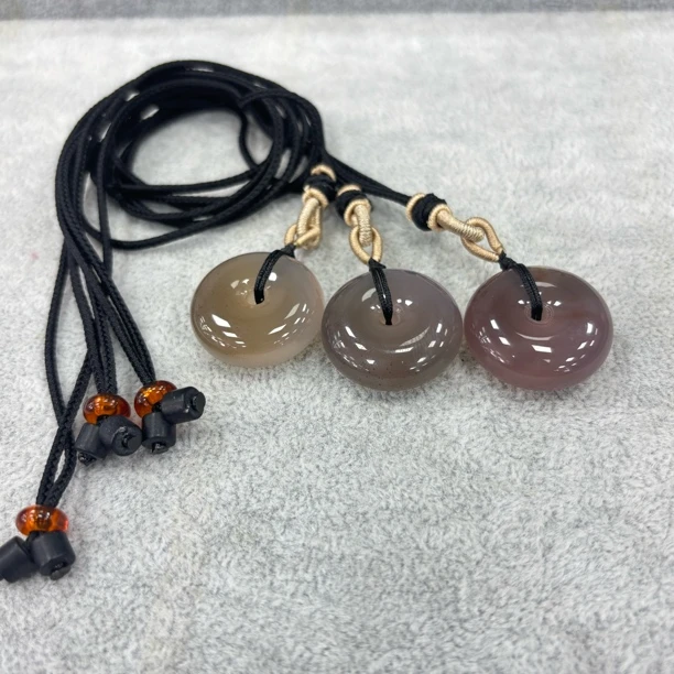 【书记甄选】天然玛瑙平安扣吊坠 多样性发一件 1356LA