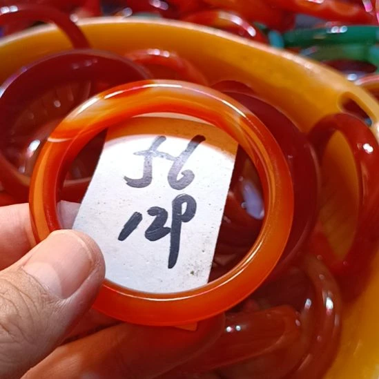 手镯玛瑙/玉髓未镶嵌