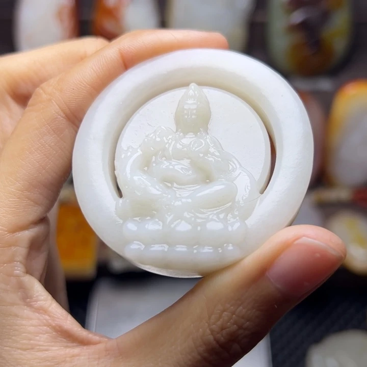 和田玉未镶嵌颈饰