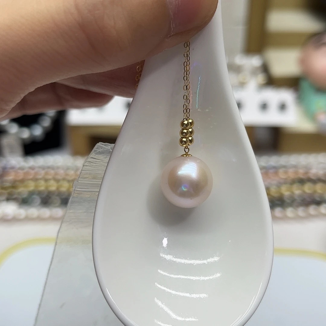 颈饰18K金镶嵌淡水珍珠