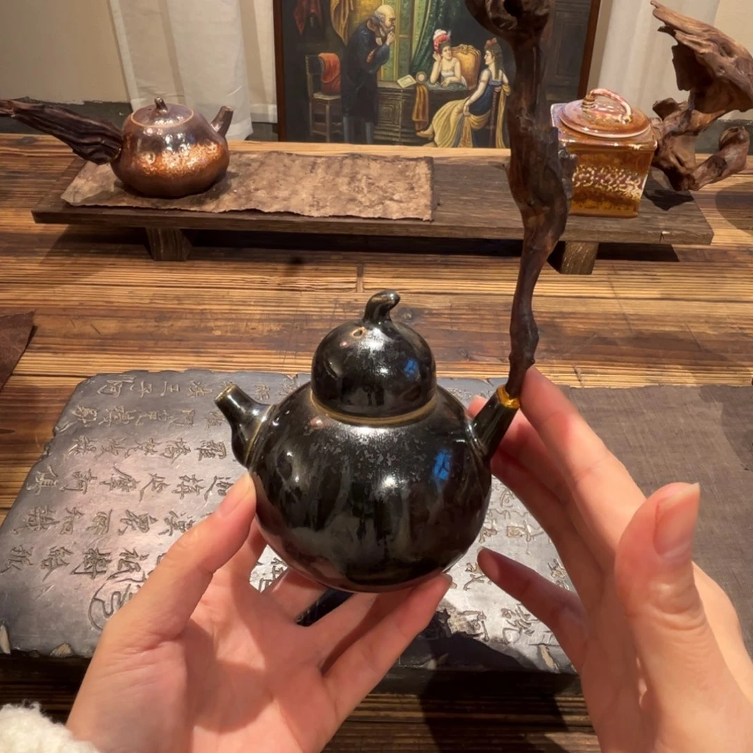 巴***宿景德镇纯手工工艺手工小壶