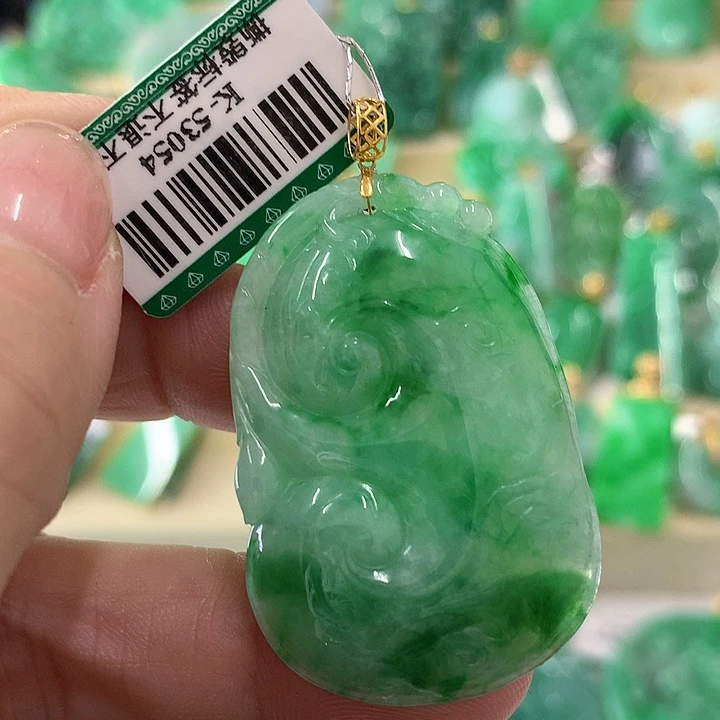 翡翠颈饰18K金镶嵌挂件