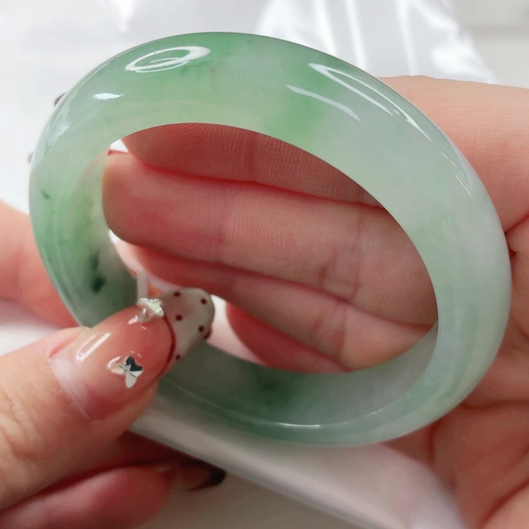 翡翠未镶嵌手镯52.6x579