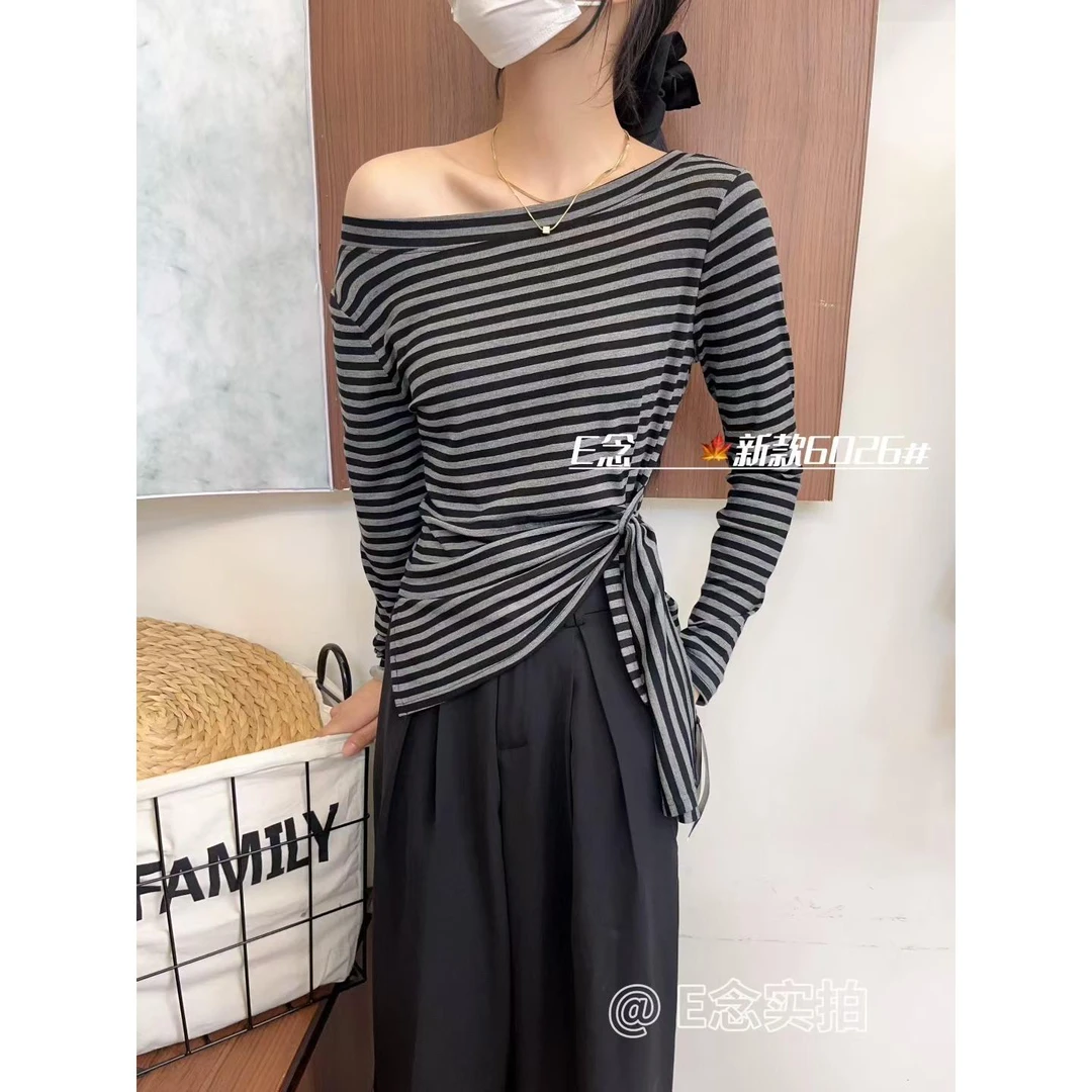 E念6026韩系复古不规则露肩条纹长袖T恤女秋季气质显瘦遮肉上衣