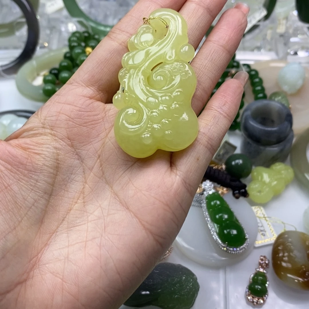 和田玉（黄玉）未镶嵌挂件