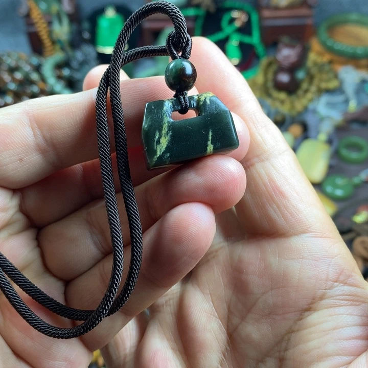 岫岩河磨玉（透闪石质玉）未镶嵌吊坠(赠链)