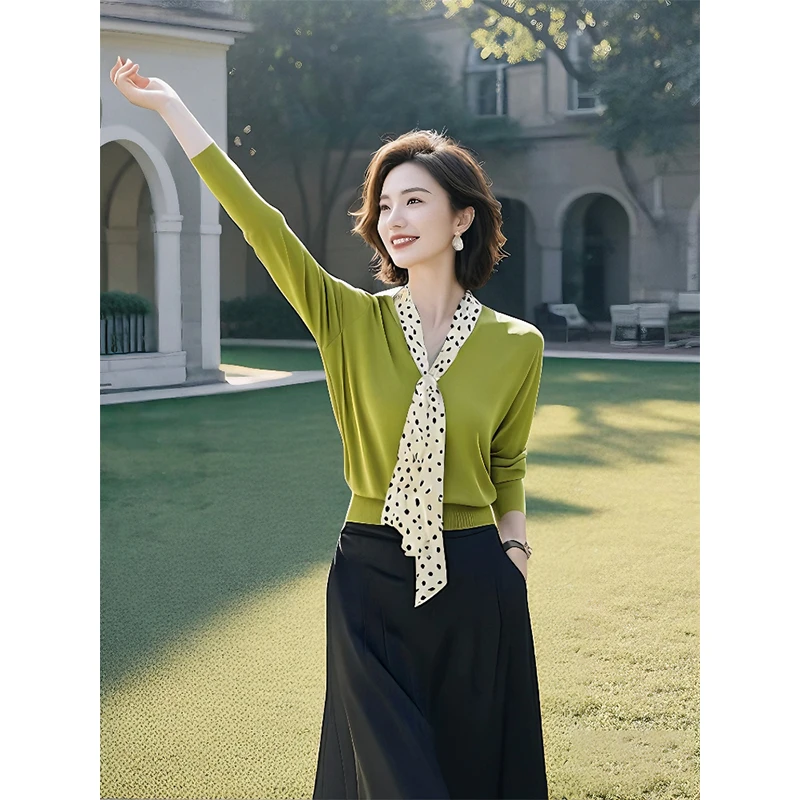 今年流行漂亮春款时尚洋气时髦独特别致超好看单穿气质绿色上衣女