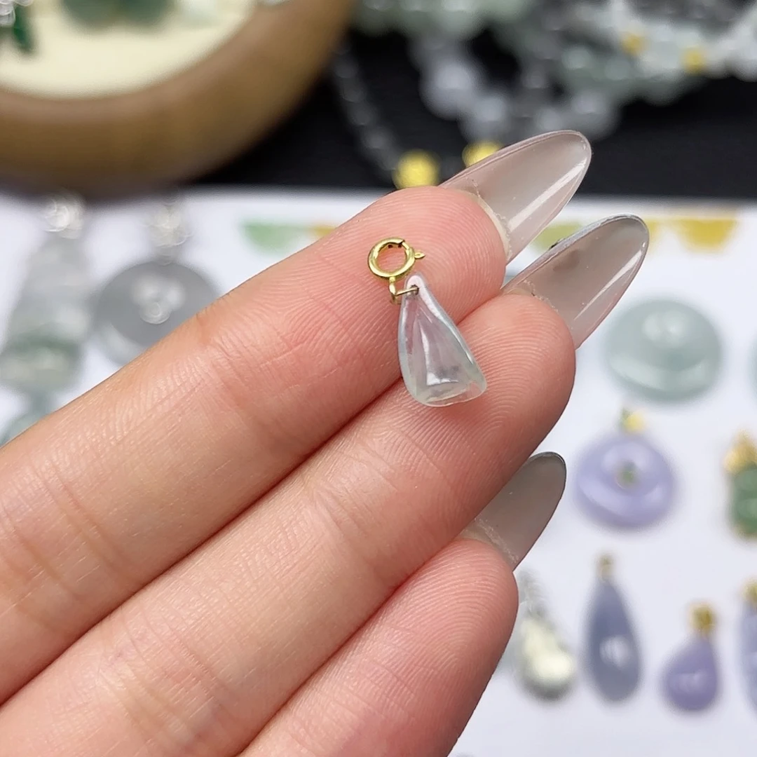 翡翠18K金镶嵌颈饰卡11.1-6.3-5.6