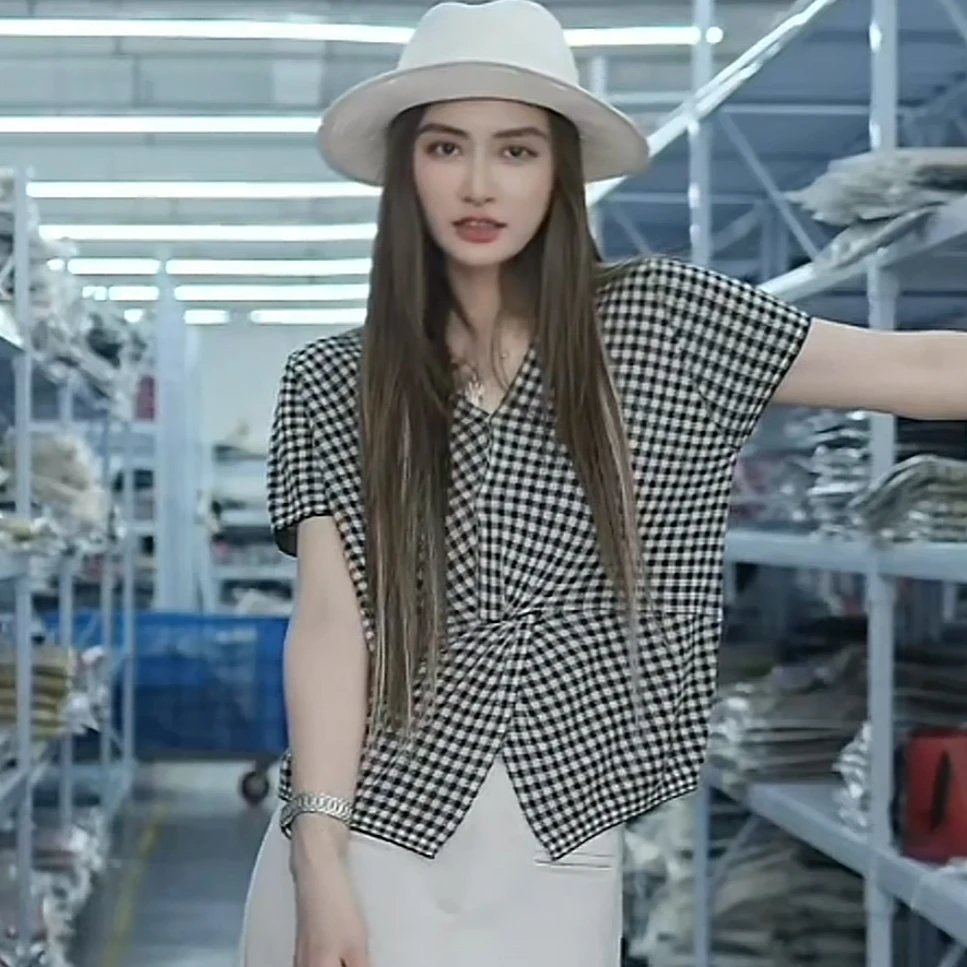 【晴晴精选】2025夏季时尚洋气V领无袖格子减龄百搭针织衫A699#