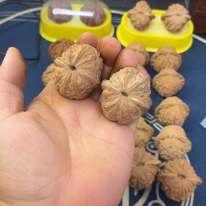 三***街全品无休元宝尺寸43加核桃