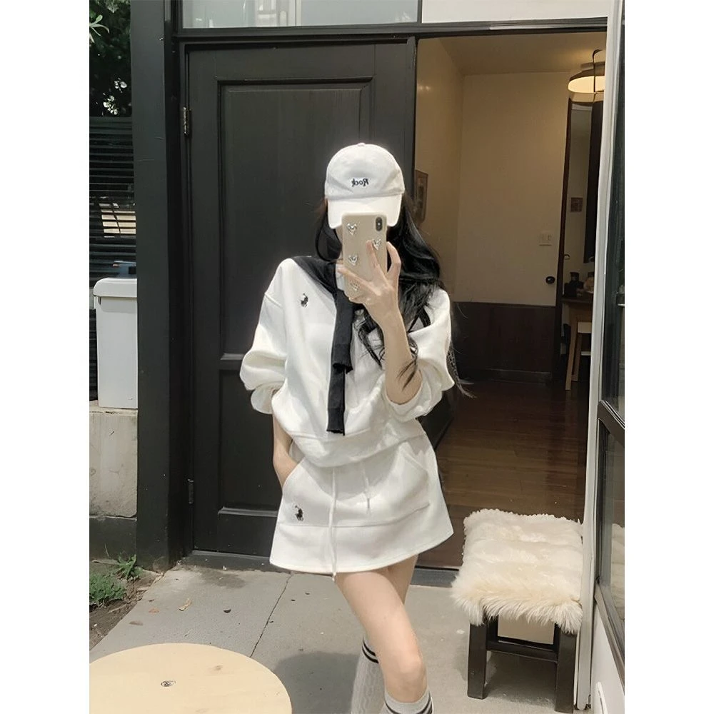 小马刺绣休闲卫衣套装春秋新款慵懒风长袖卫衣减龄半身短裙两件套