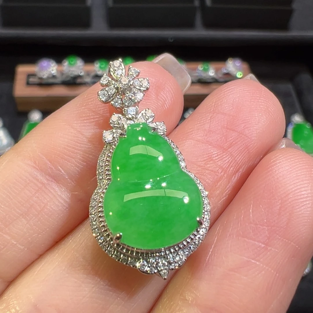 翡翠颈饰18K金镶嵌收到货48小时鉴赏期