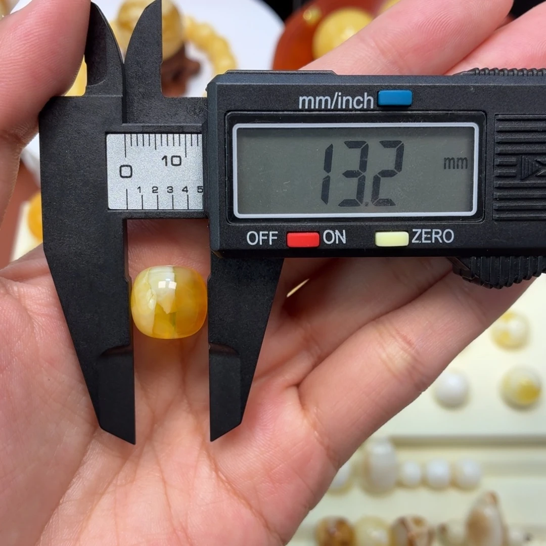 琥珀未镶嵌珠宝奇石焦皮金橘白溶洞老型珠13.2mm
