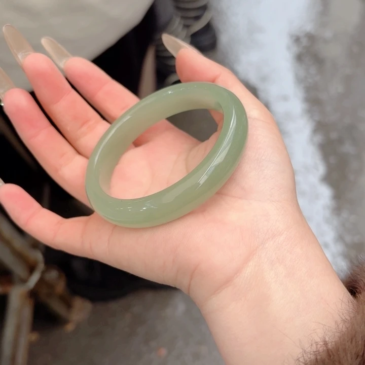 东陵石手镯未镶嵌贝***.