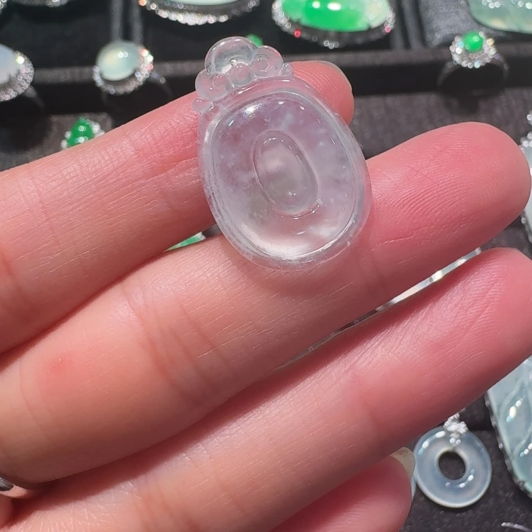 翡翠未镶嵌颈饰冰种福贝