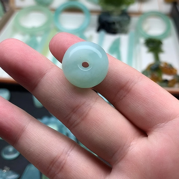 岫玉未镶嵌颈饰岫玉