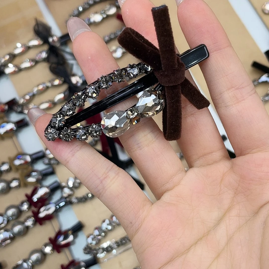 布艺非金属咖色小钻