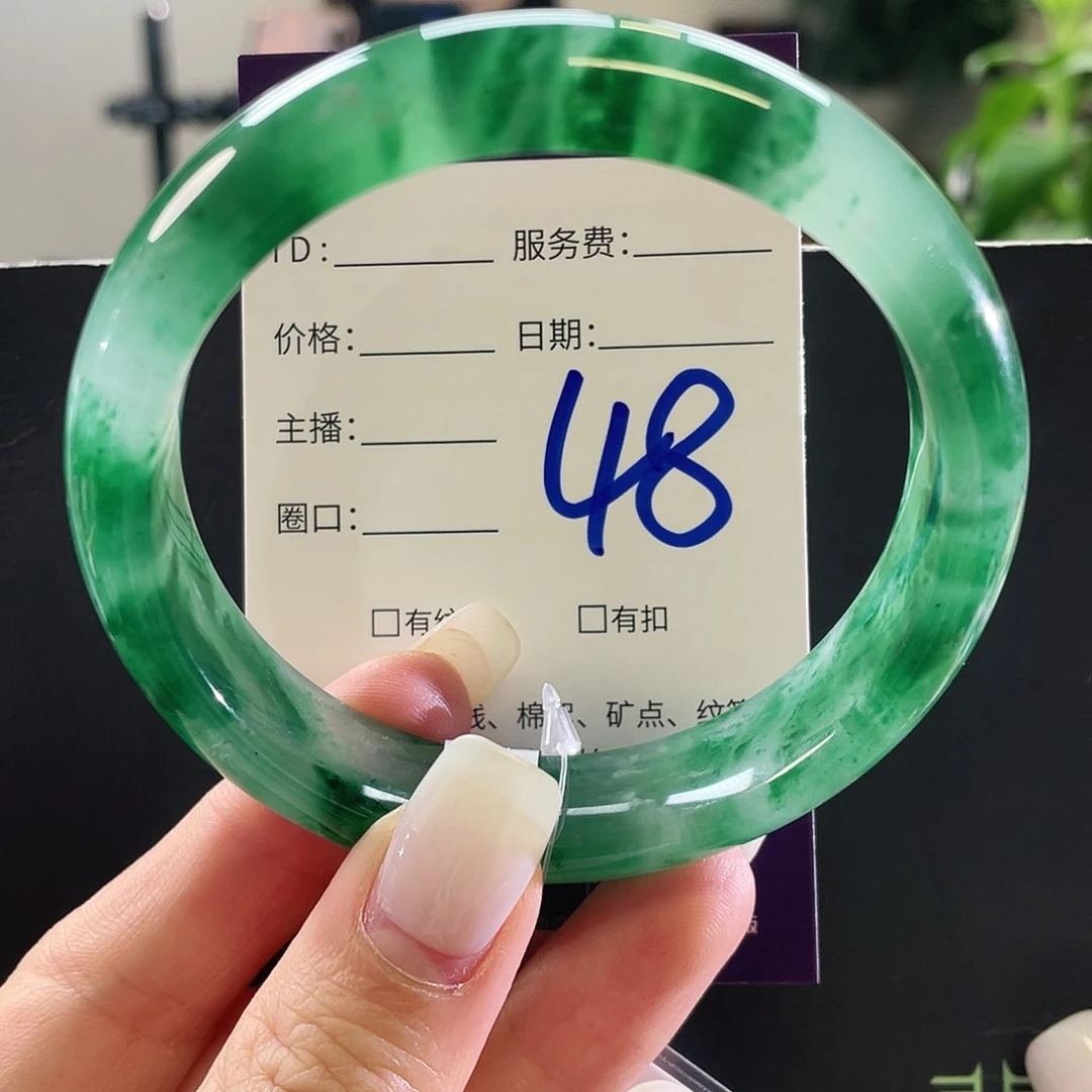 未镶嵌手镯石英质玉