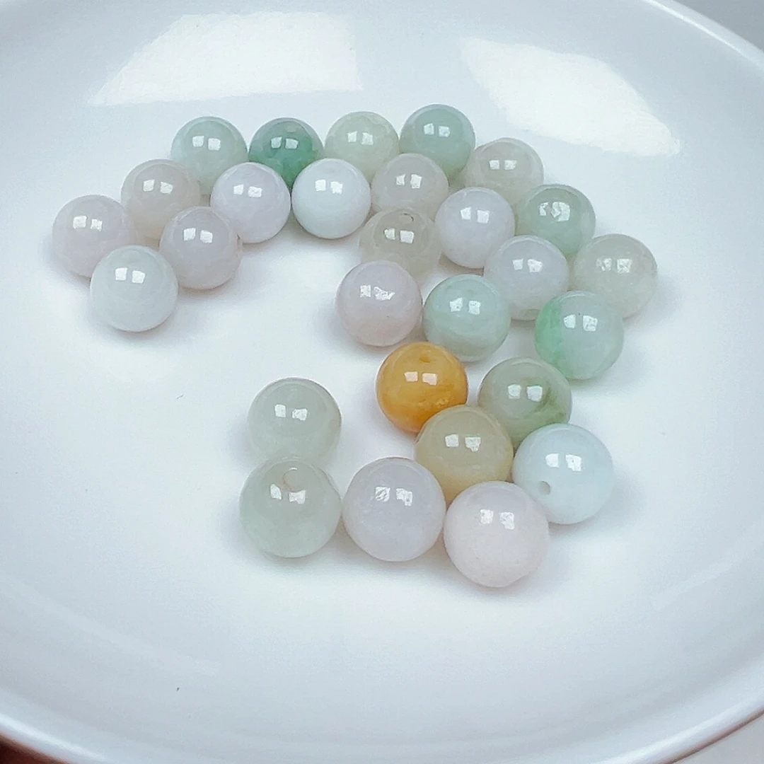 俩***妈翡翠未镶嵌颈饰货主老华