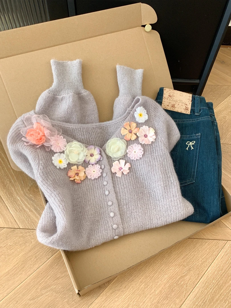 敲爱的一款~浅紫色重工花朵毛衣女2025年秋季高级感针织百搭开衫