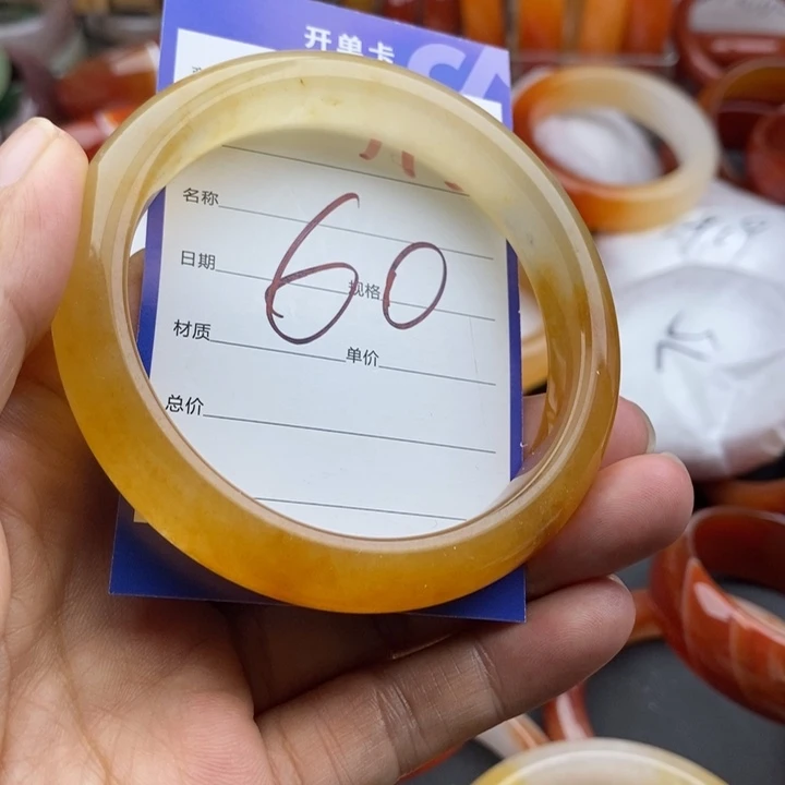 石英质玉未镶嵌手镯