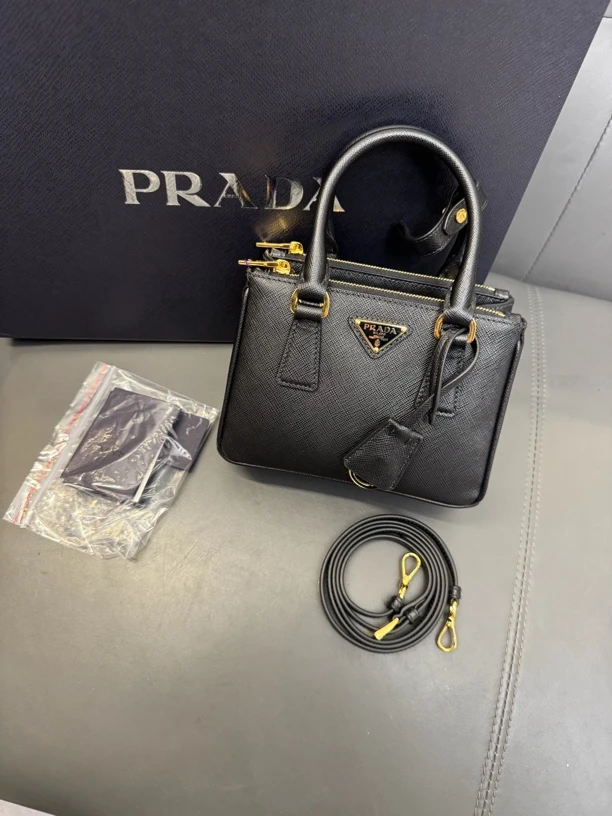 未使用 Prada/普拉达 普拉达新款黑金mini杀手包