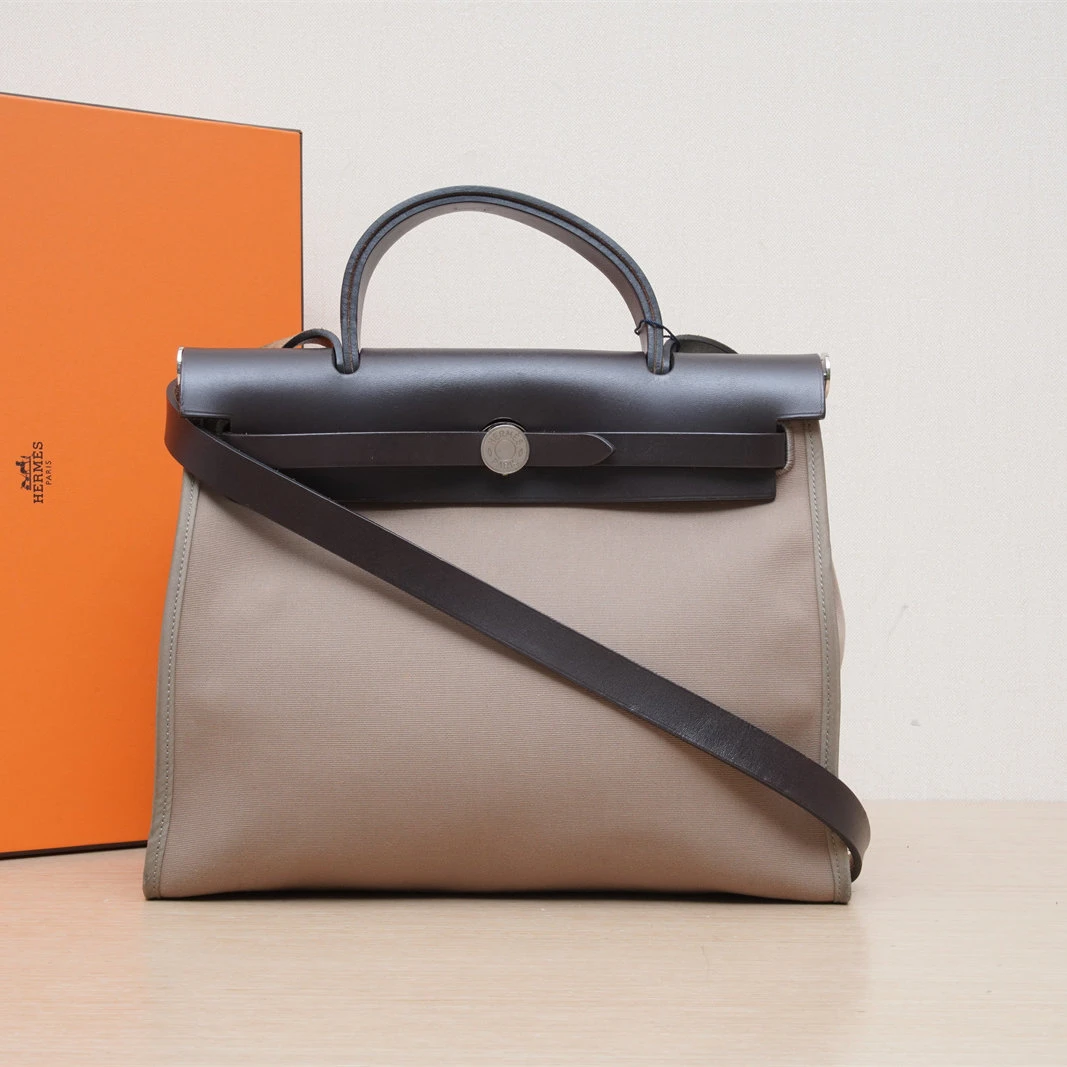 95新 Hermes/爱马仕 【小花黑黑】Herbag 31 乌木色 T刻 单肩包