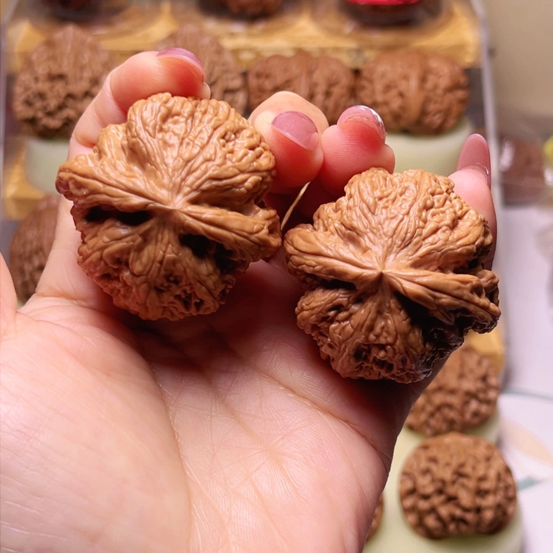 文玩核桃吊坠44尺平谷球筋